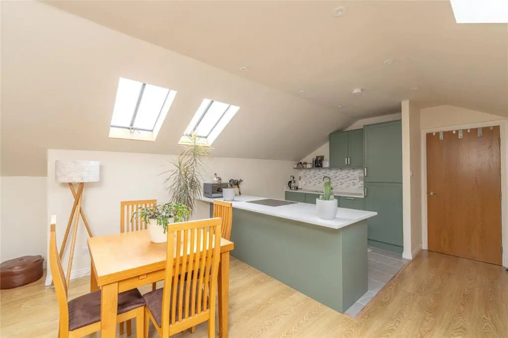 Flat Andrew Wood Court in City of Edinburgh