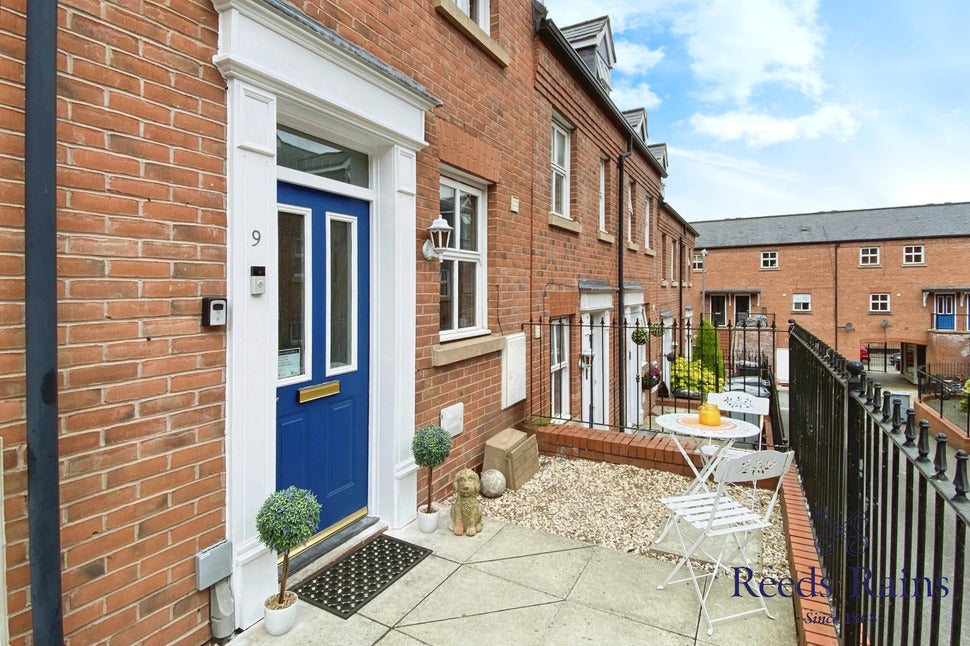 Flat Wallcroft Gardens in Middlewich