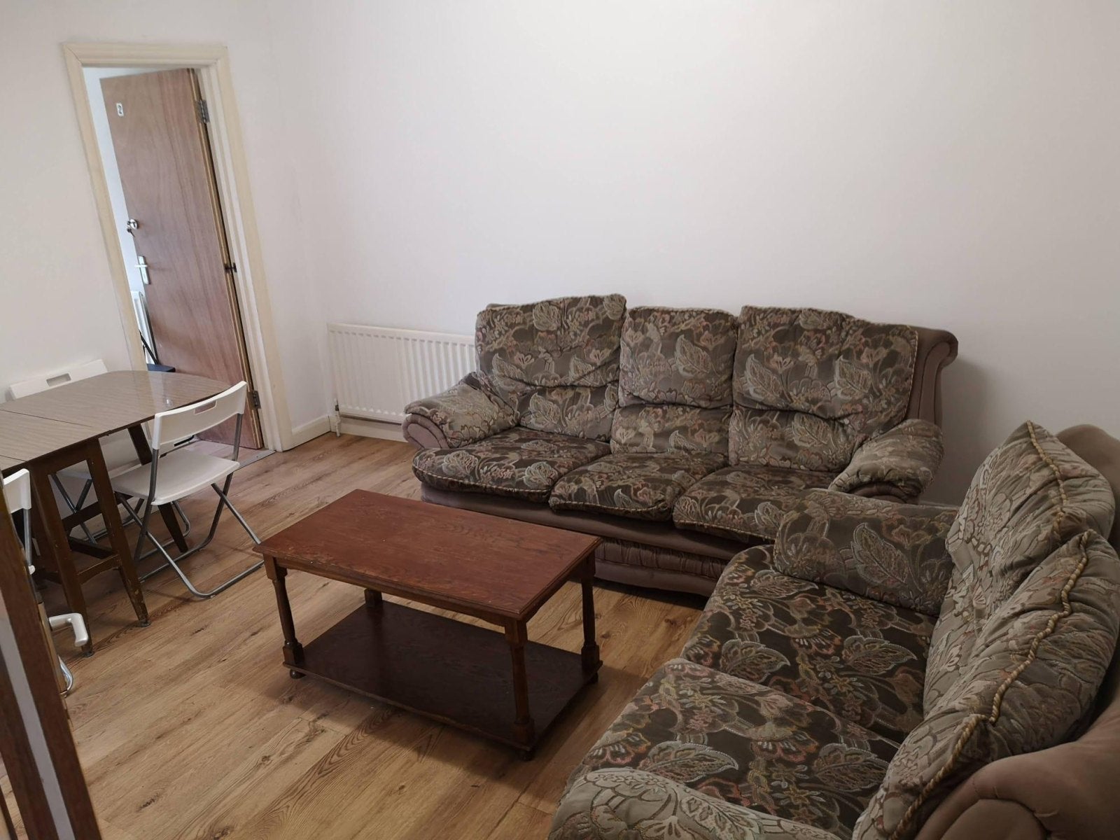 Room East Street in Epsom and Ewell