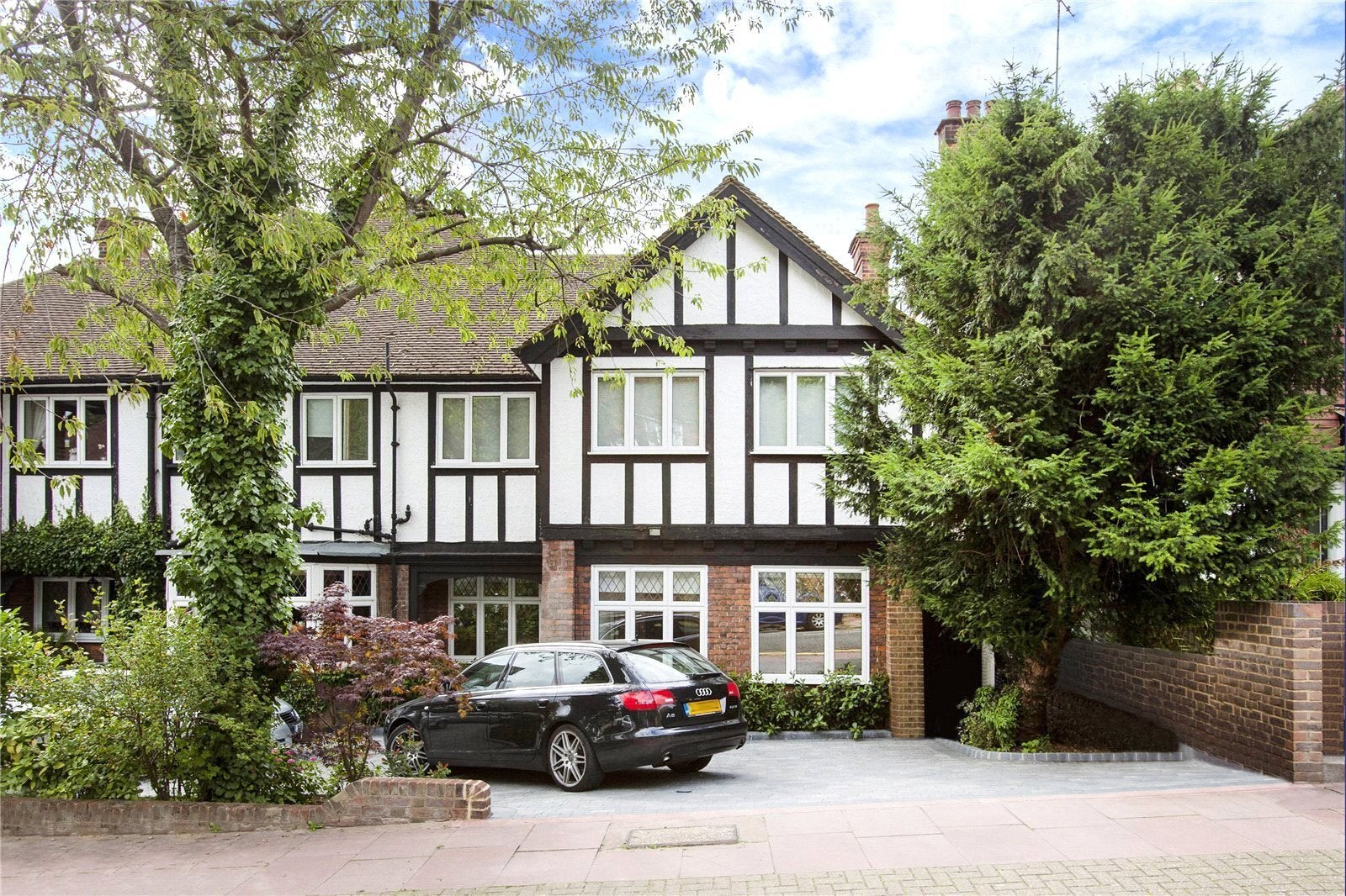 Flat West Heath Road in Greater London