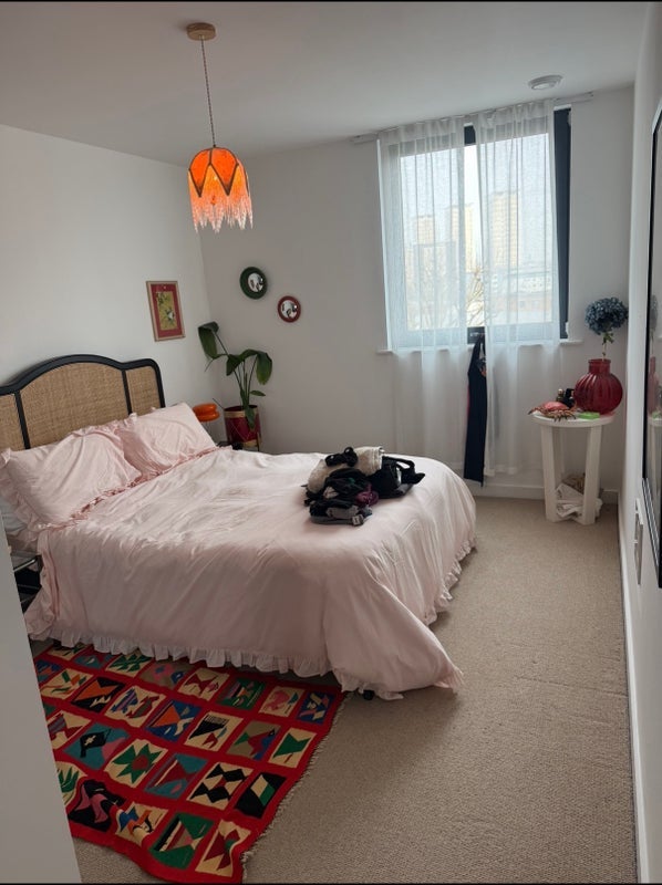 Room Rotherhithe New Road in Greater London