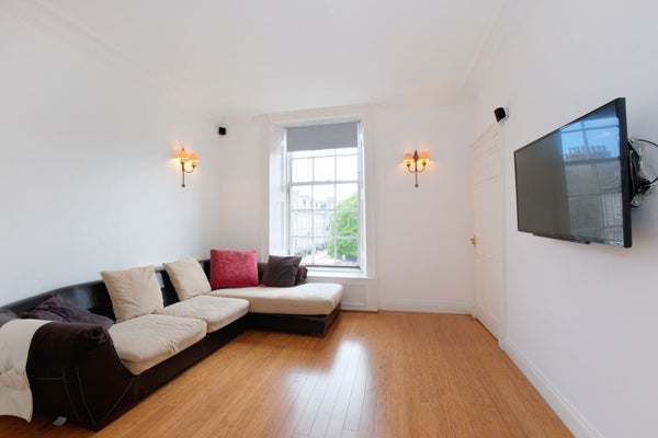 Flat Golden Square in Aberdeen City