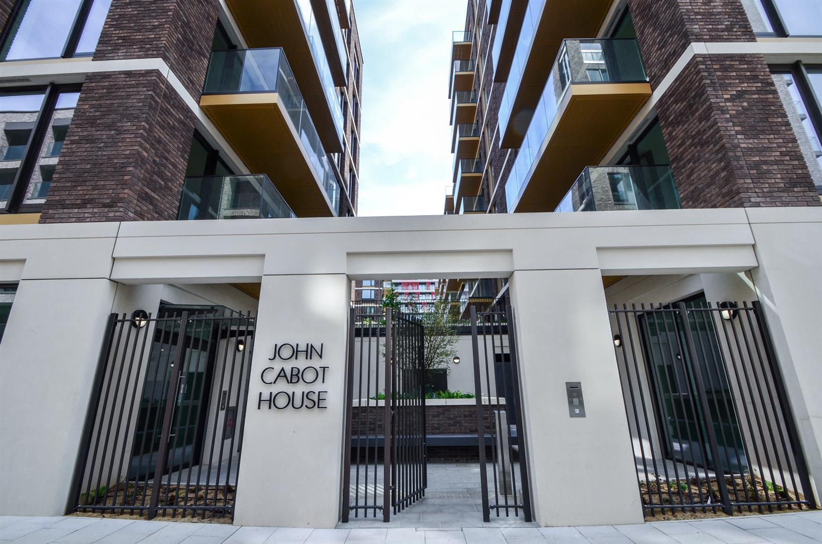 Flat Clipper Street in Greater London