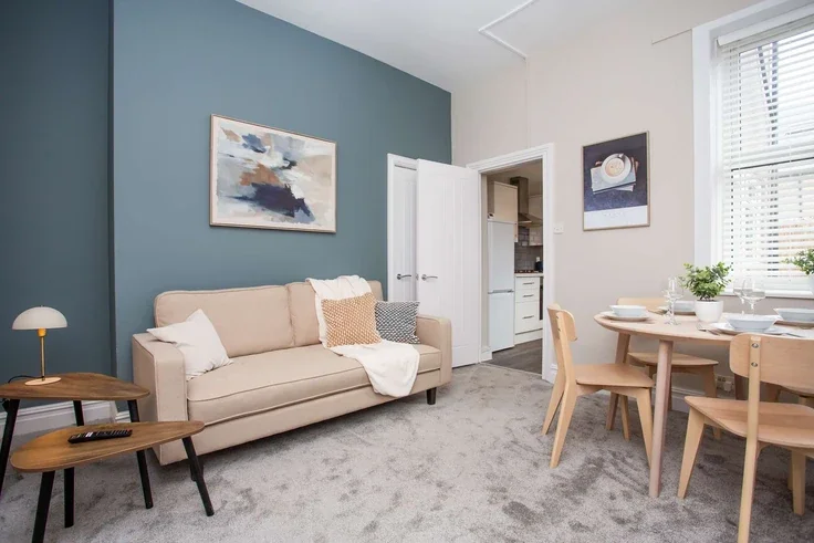 Flat Eighth Avenue in Newcastle upon Tyne
