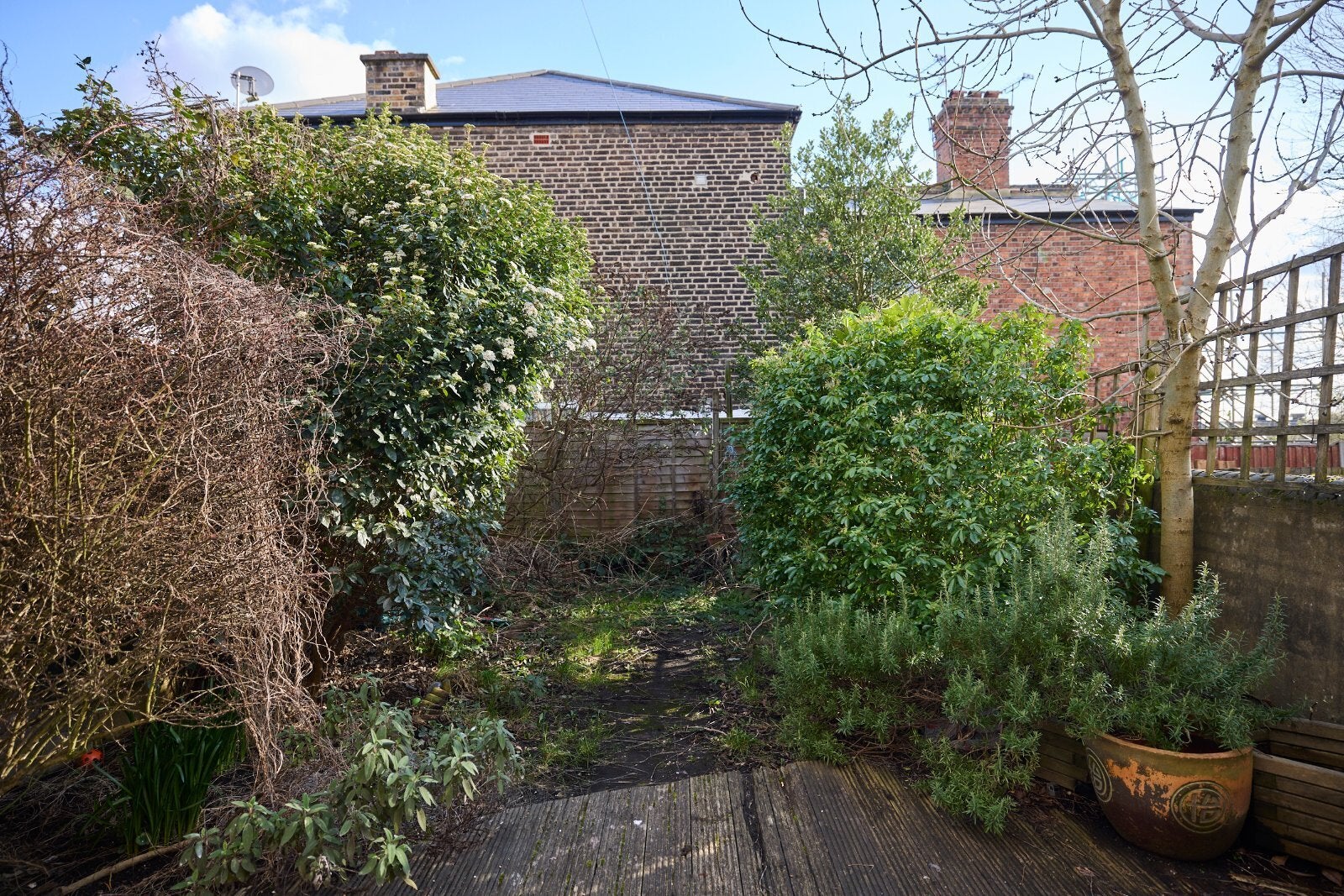 Flat Tubbs Road in Greater London