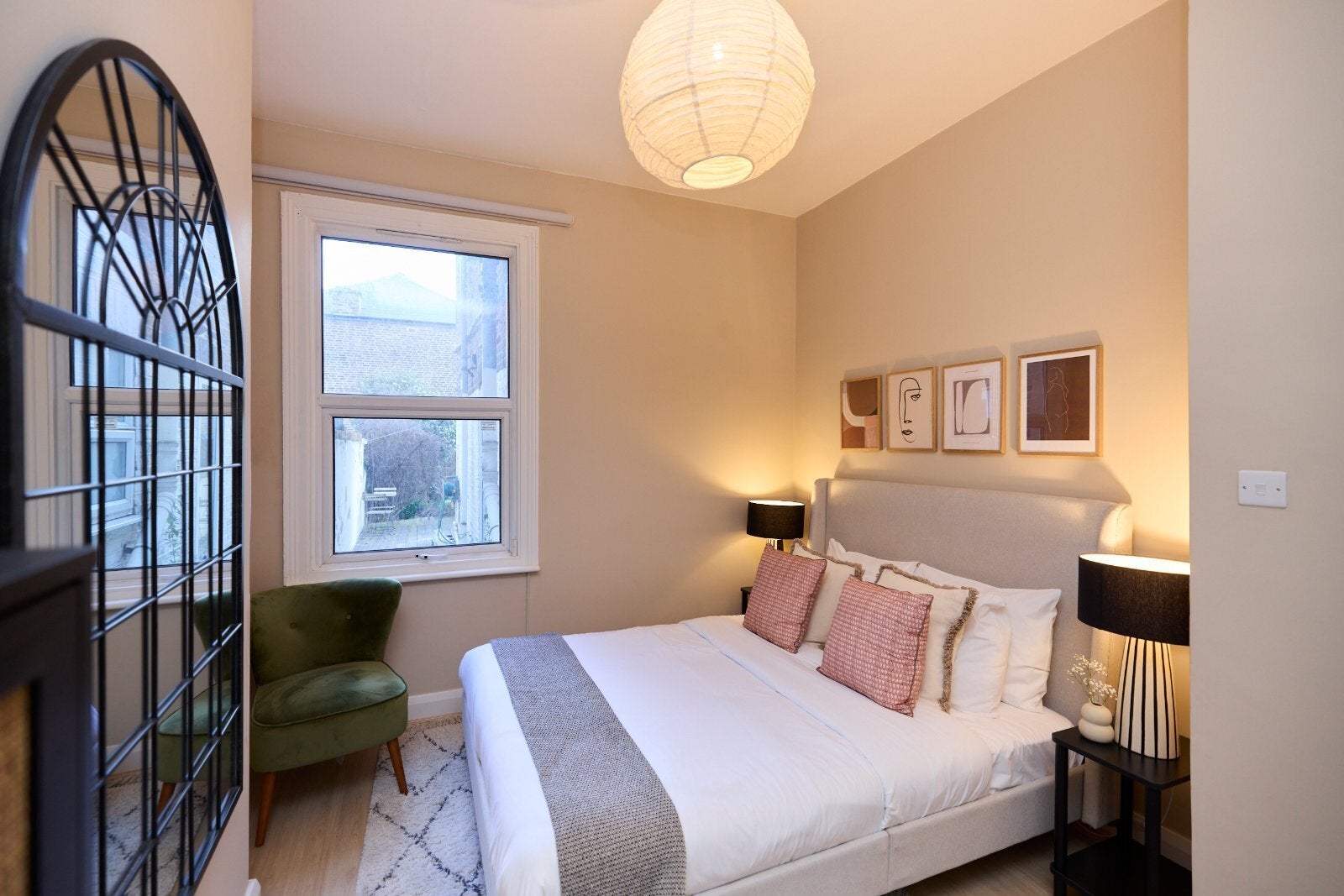 Flat Tubbs Road in Greater London