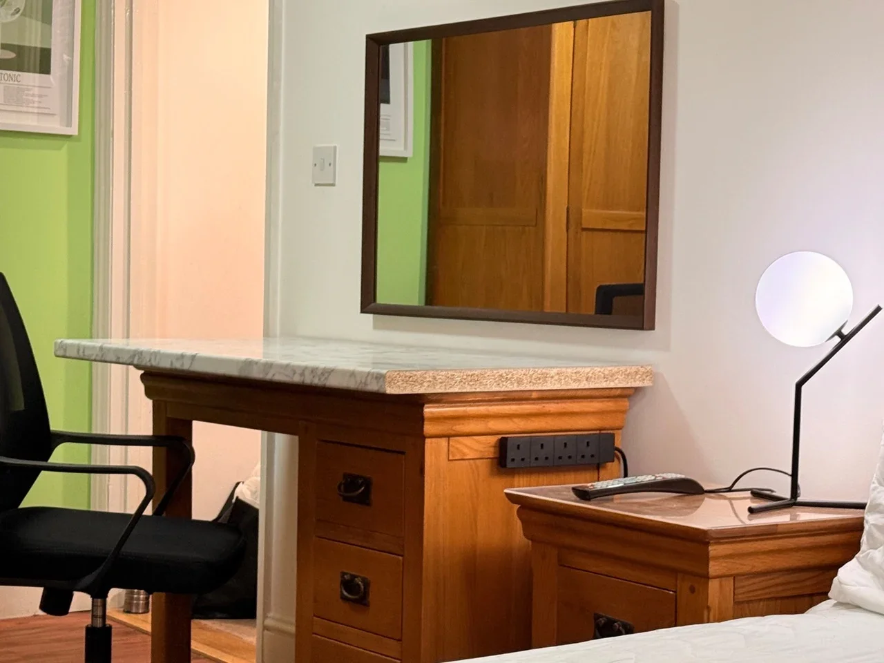 Room Dean Street in City of Westminster