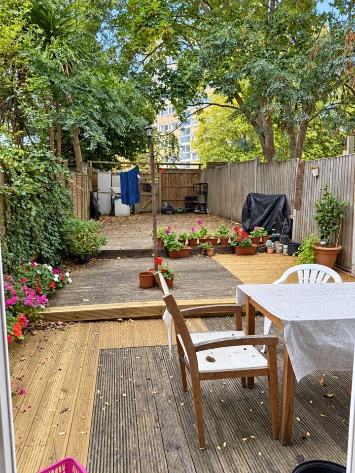 Room Ibsley Gardens in Greater London