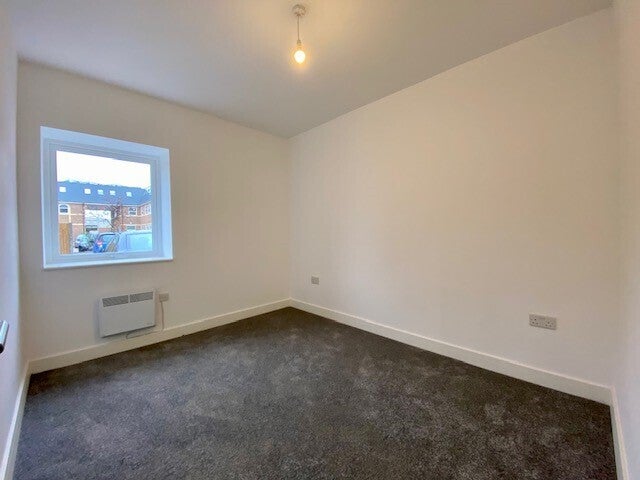 Flat Gatehouse Way in Aylesbury