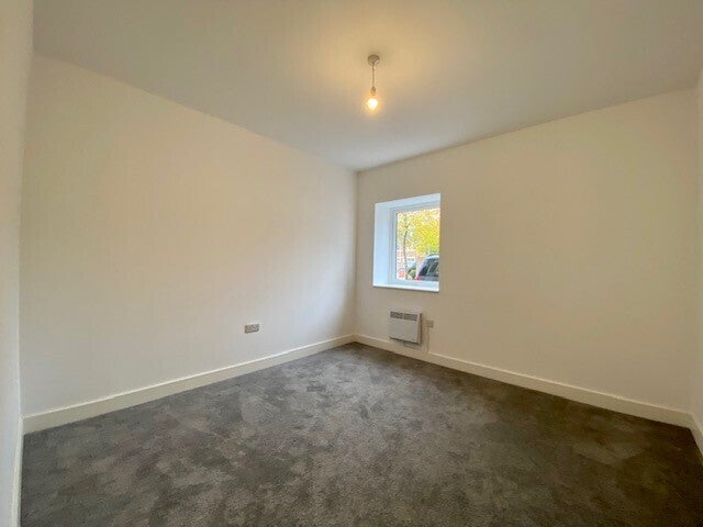 Flat Gatehouse Way in Aylesbury