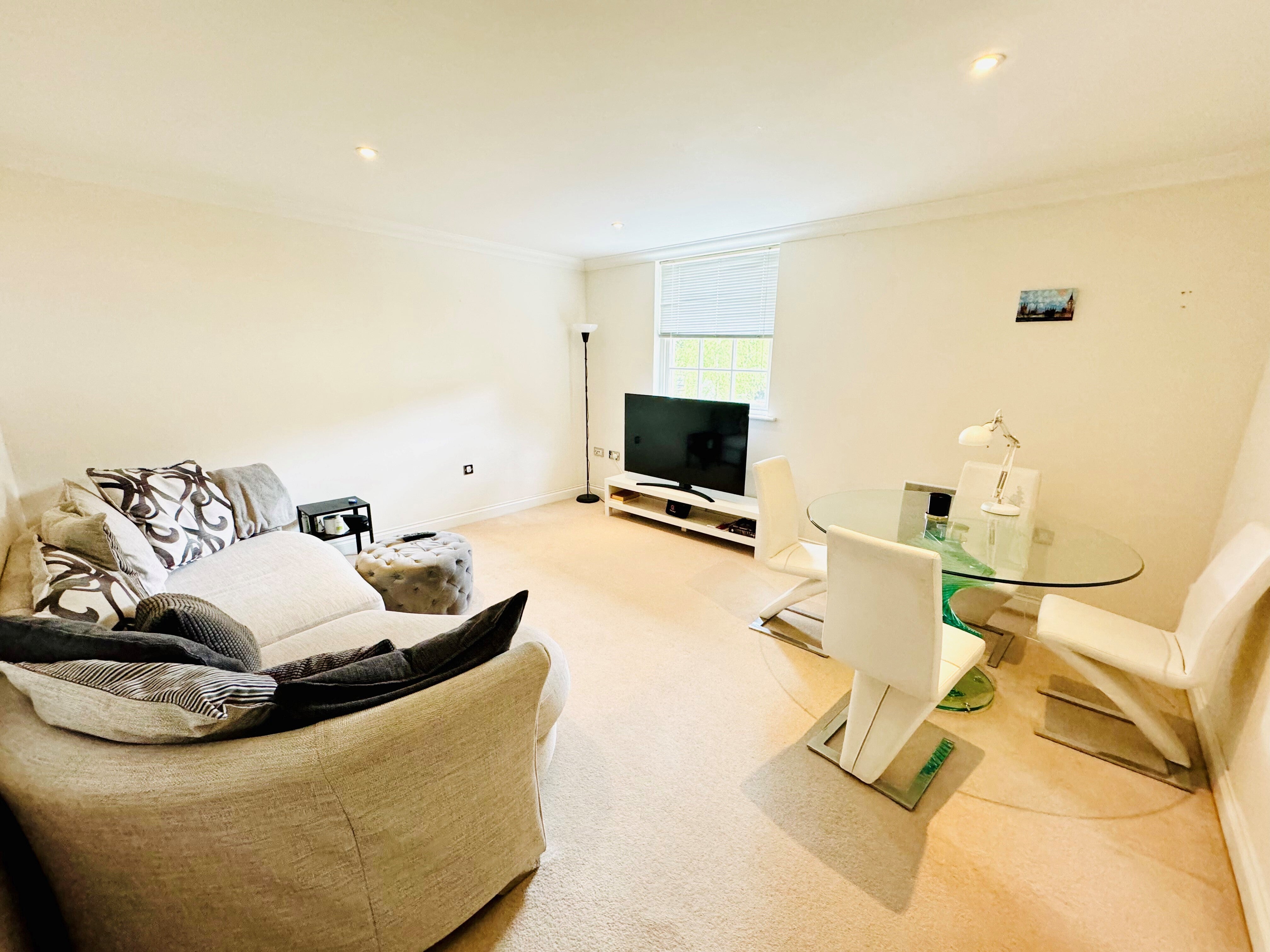 Flat John Cullis Gardens in Royal Leamington Spa