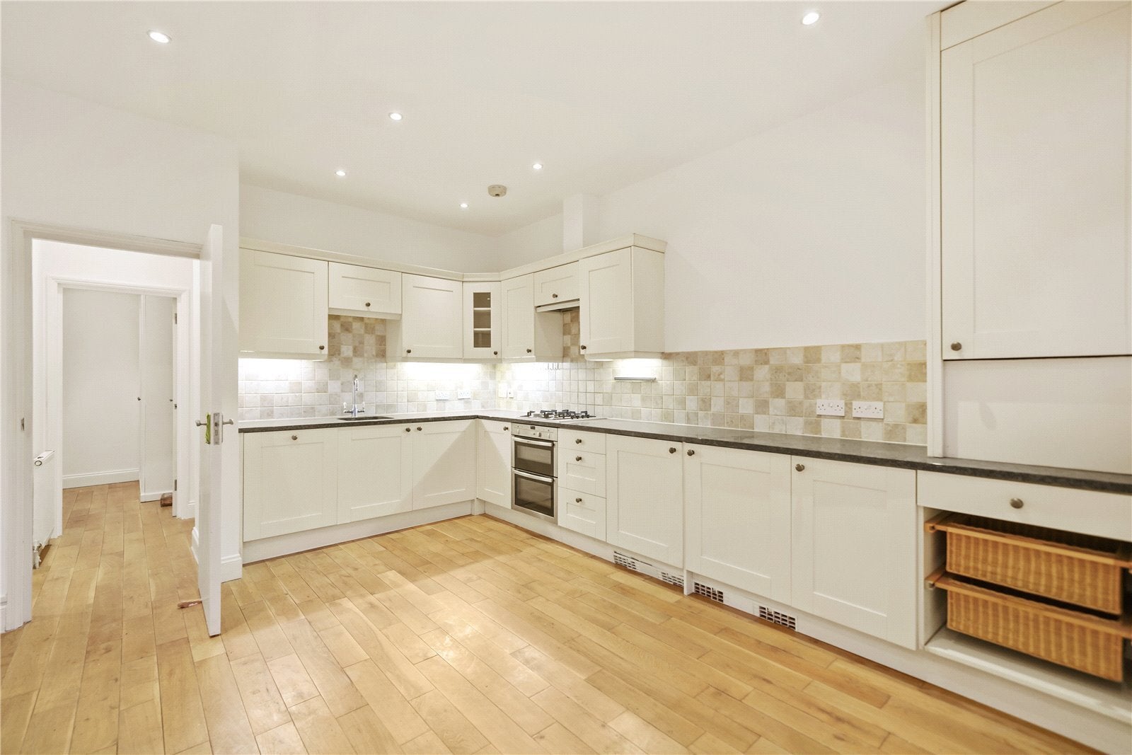 Flat Glenmore Road in Greater London