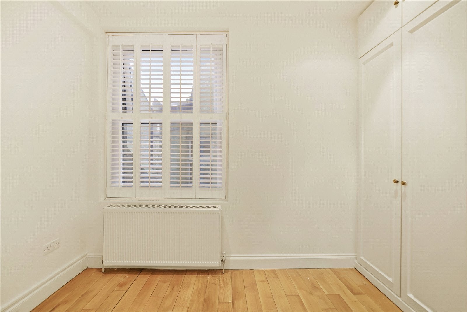Flat Glenmore Road in Greater London