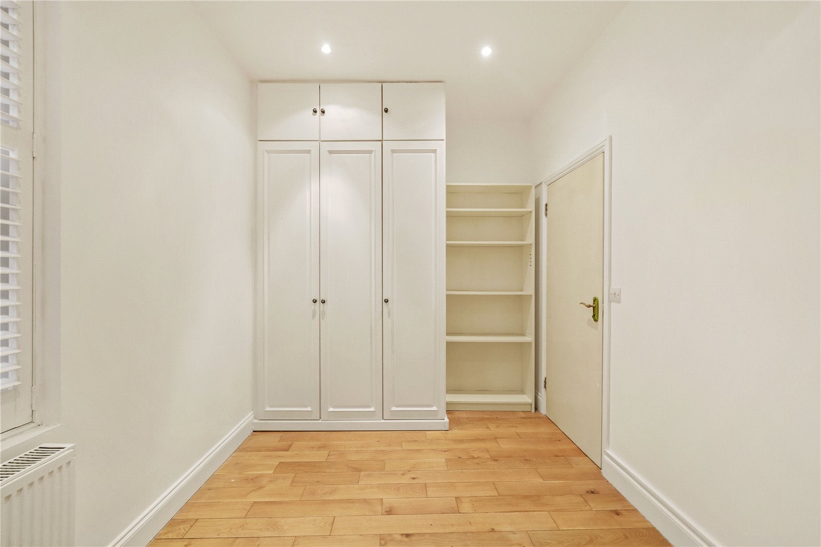 Flat Glenmore Road in Greater London