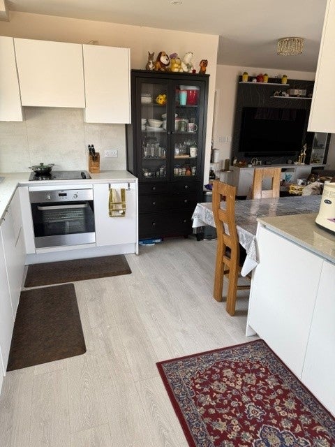 Flat Harrow View in Greater London