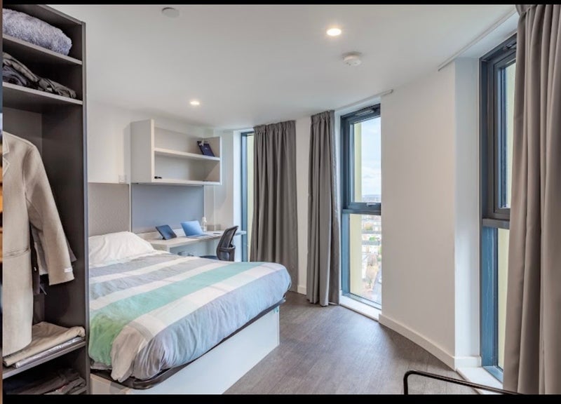 Room Erskine Street in Liverpool