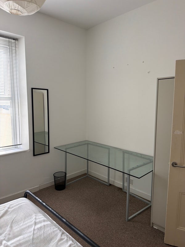 Room South Luton Place in Cardiff