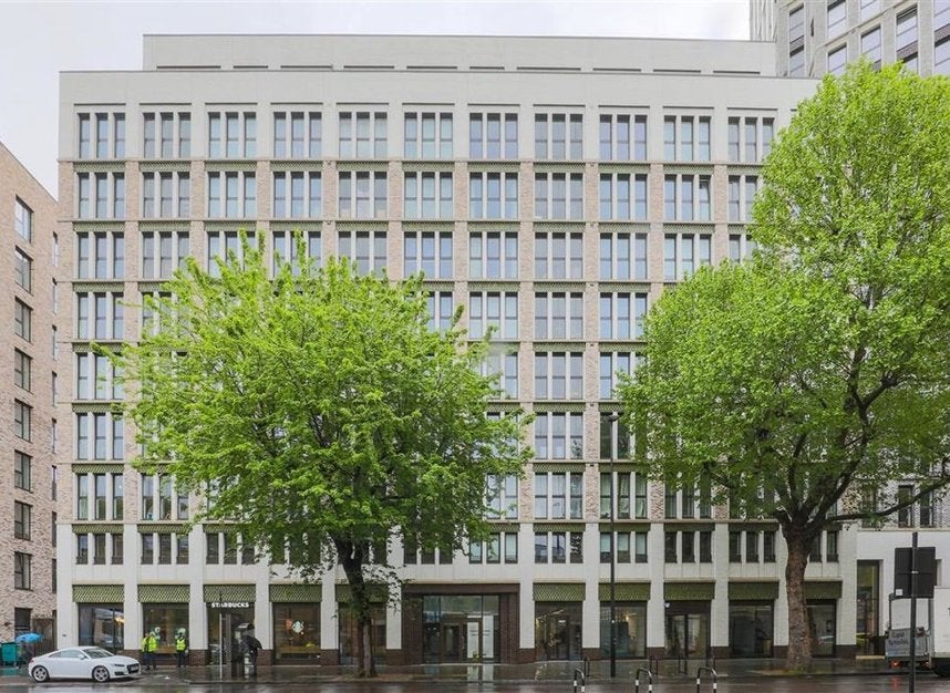 Flat Blackfriars Road in Greater London