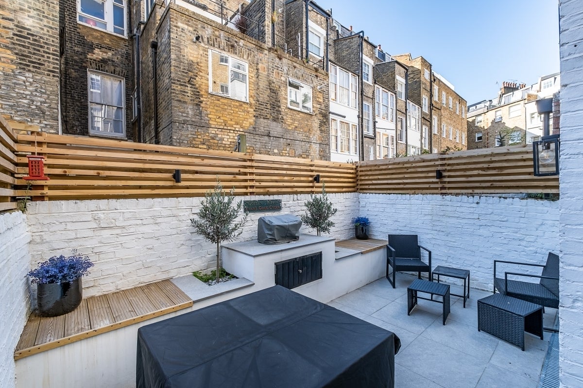 Flat Cambridge Street in City of Westminster