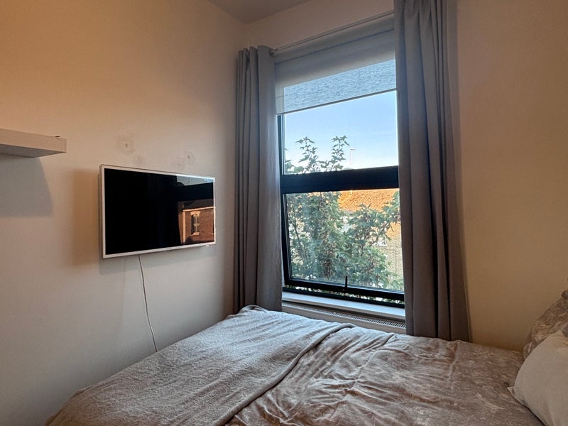Room Cricketfield Road in Greater London