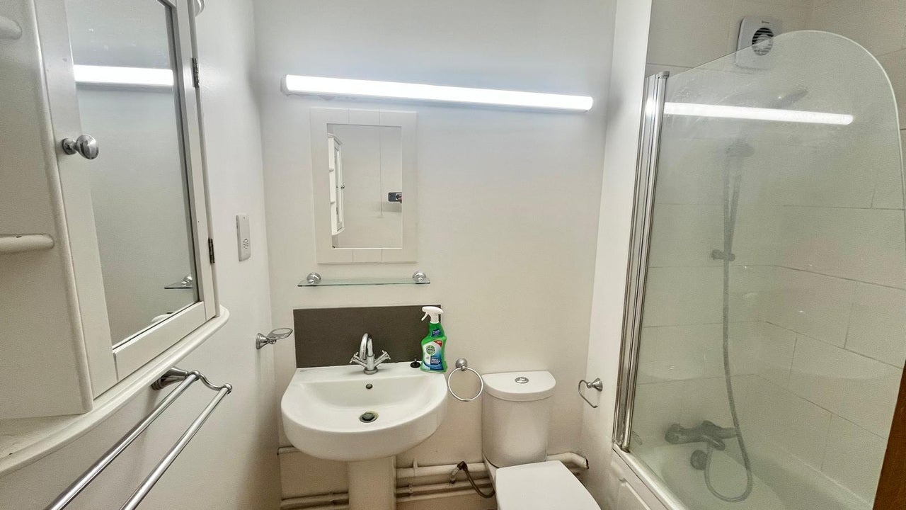 Flat South Ealing Road in Greater London