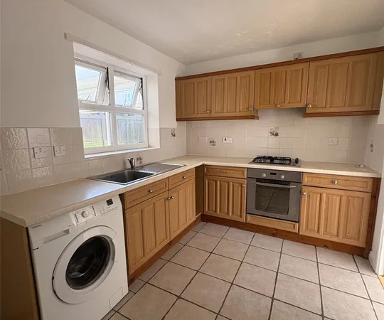 House Cross Waters Close in Wootton