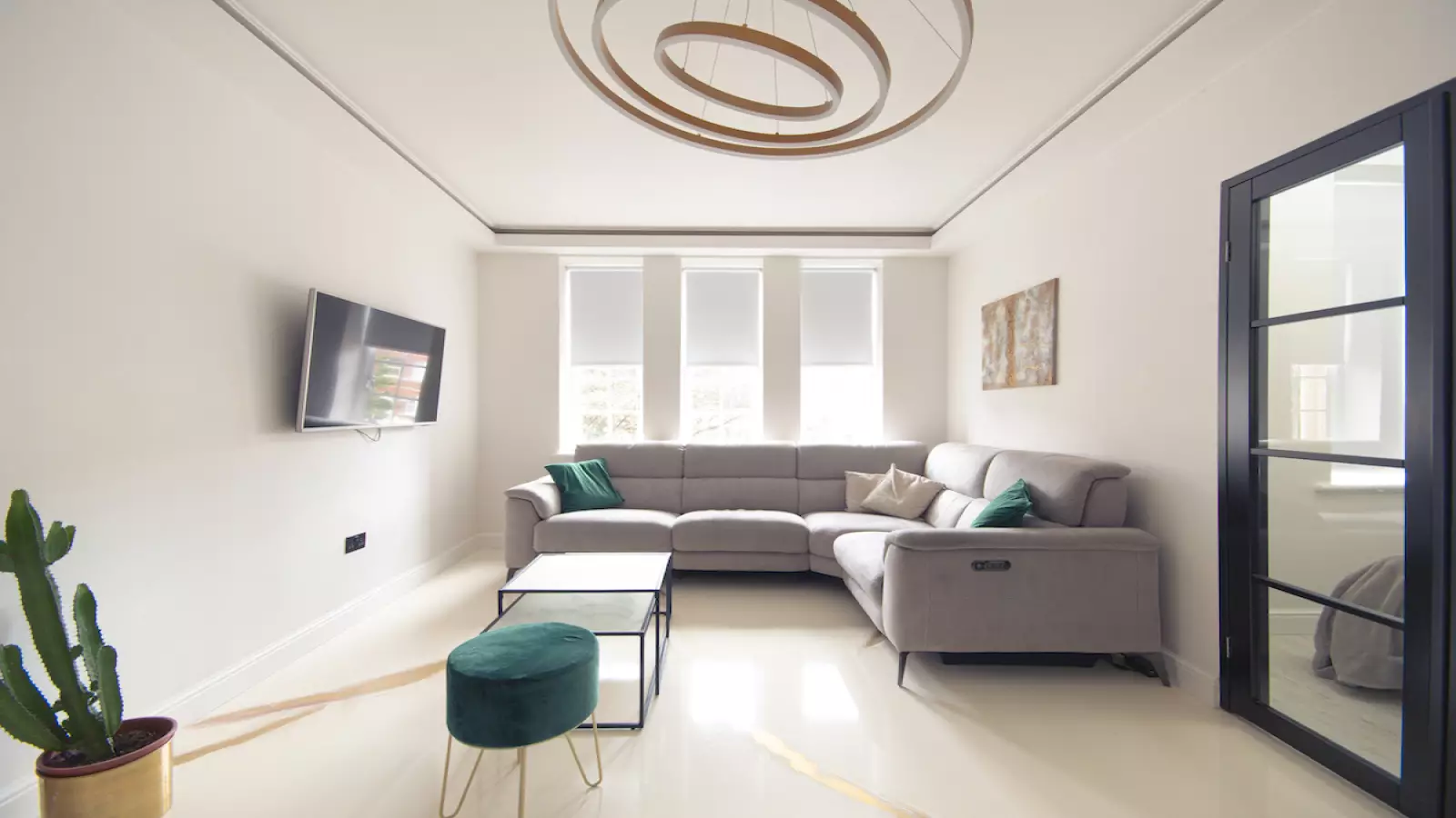 Flat Finchley Road in Greater London