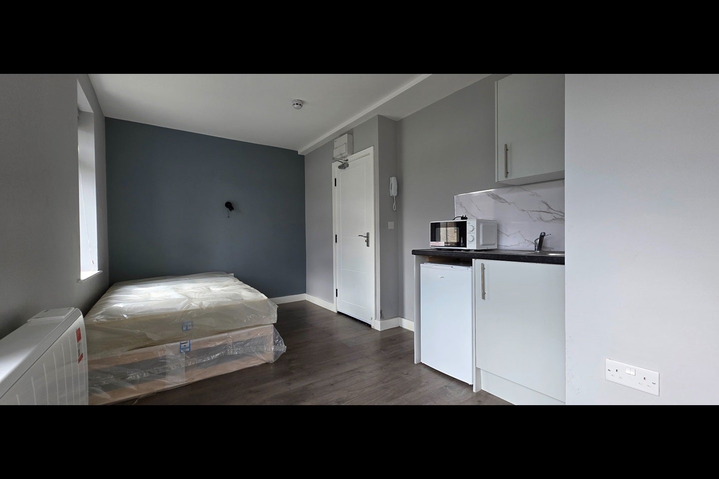 Room Rose Gardens in Greater London