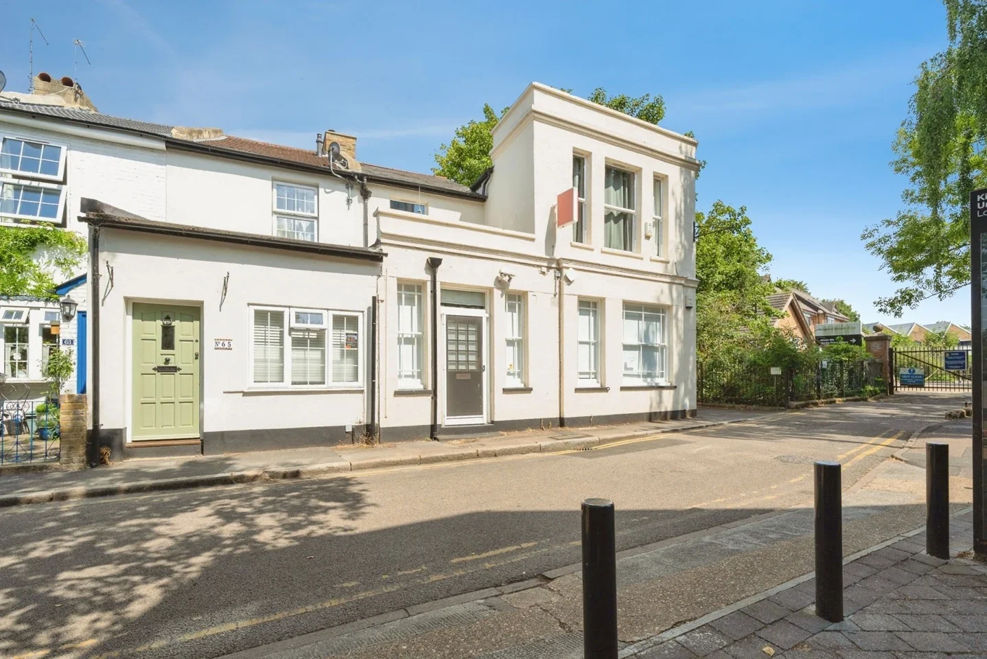 Flat Mill Place in Greater London