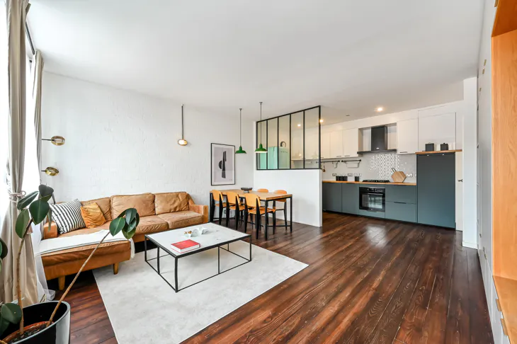 Flat Casson Street in Greater London