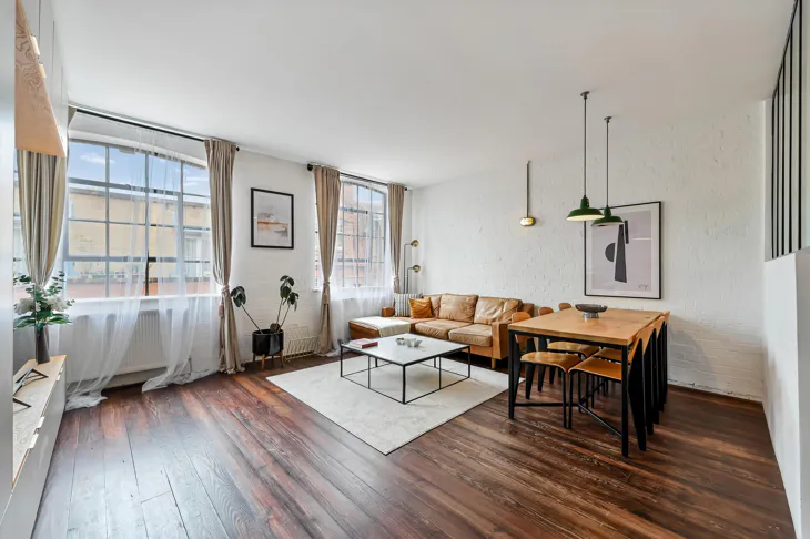 Flat Casson Street in Greater London