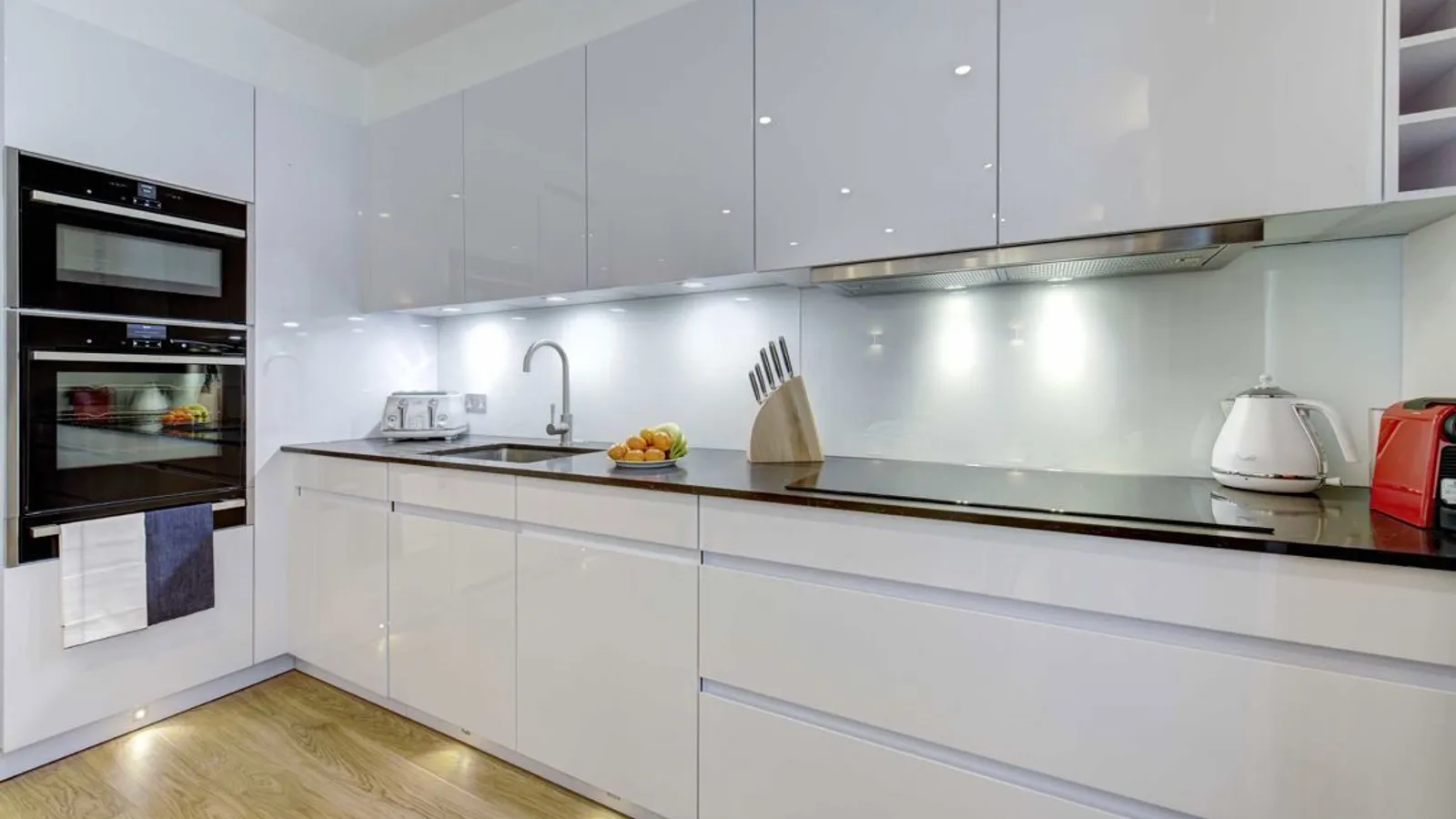 Flat Berkeley Square in City of Westminster