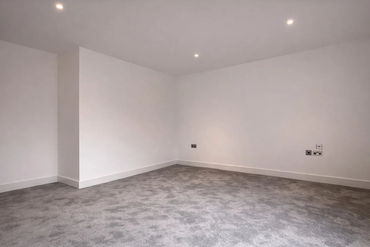 Flat Christchurch Avenue in Greater London