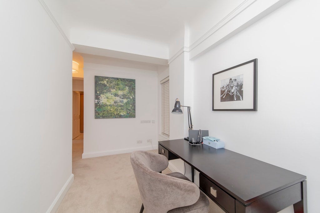 Flat Fulham Road in Greater London