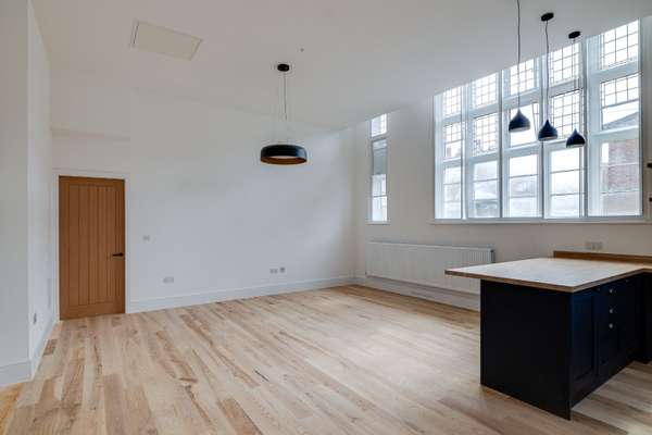 Flat Overleigh Road in Chester