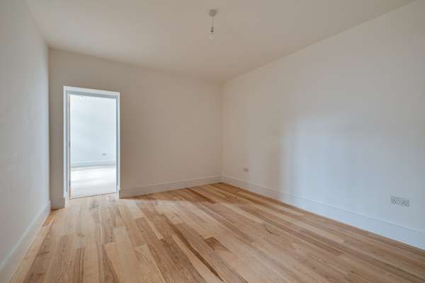 Flat Overleigh Road in Chester