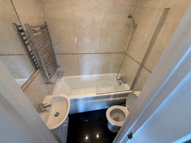 Flat Haverstock Hill in Greater London