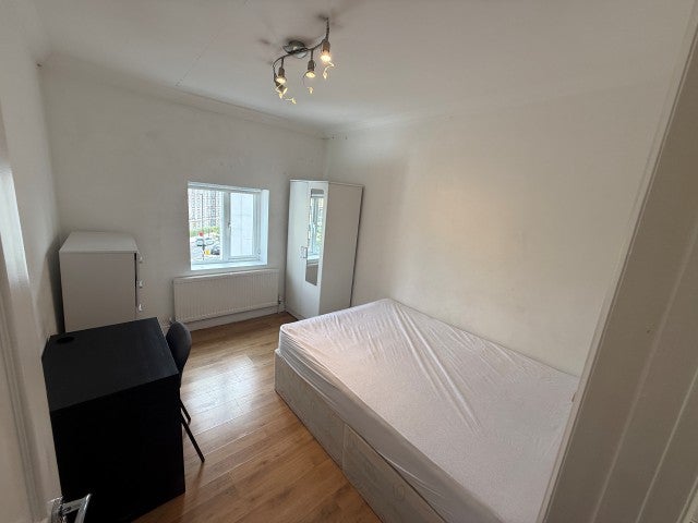 Flat Haverstock Hill in Greater London