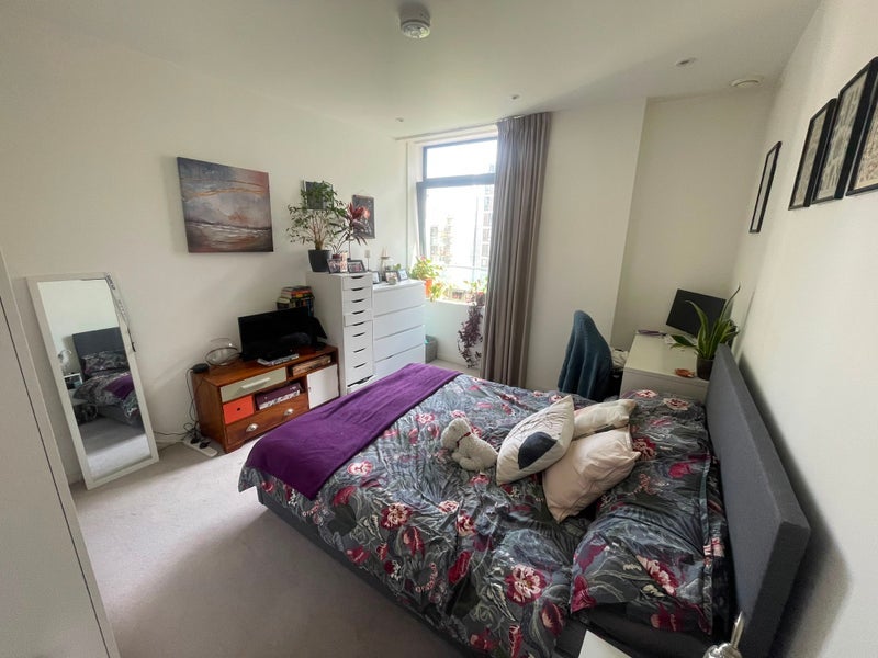 Room Honour Lea Avenue in Greater London