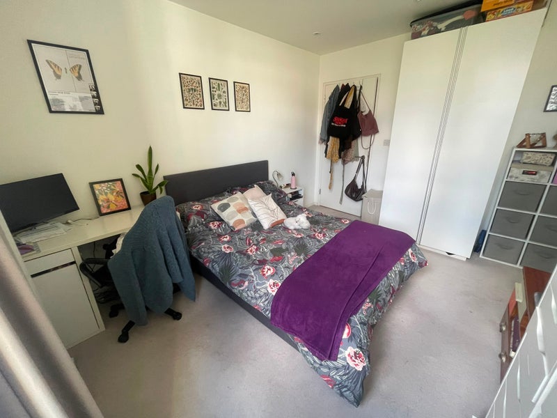 Room Honour Lea Avenue in Greater London