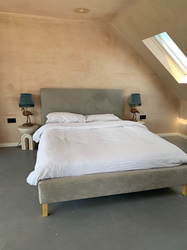 Room Creighton Avenue in Greater London