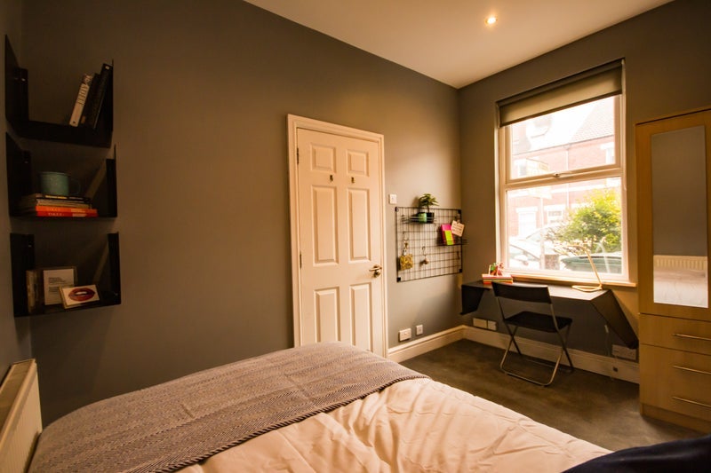 Room Broomfield Road in Coventry