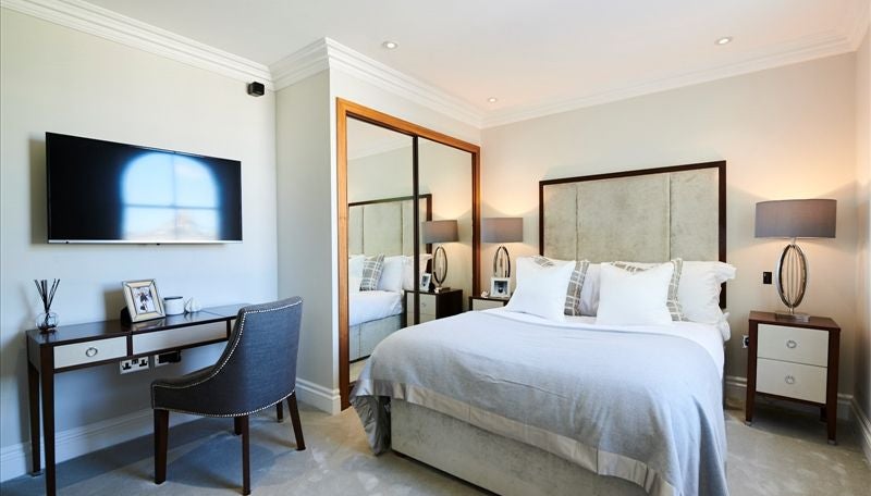 Flat Kensington Gardens Square in City of Westminster