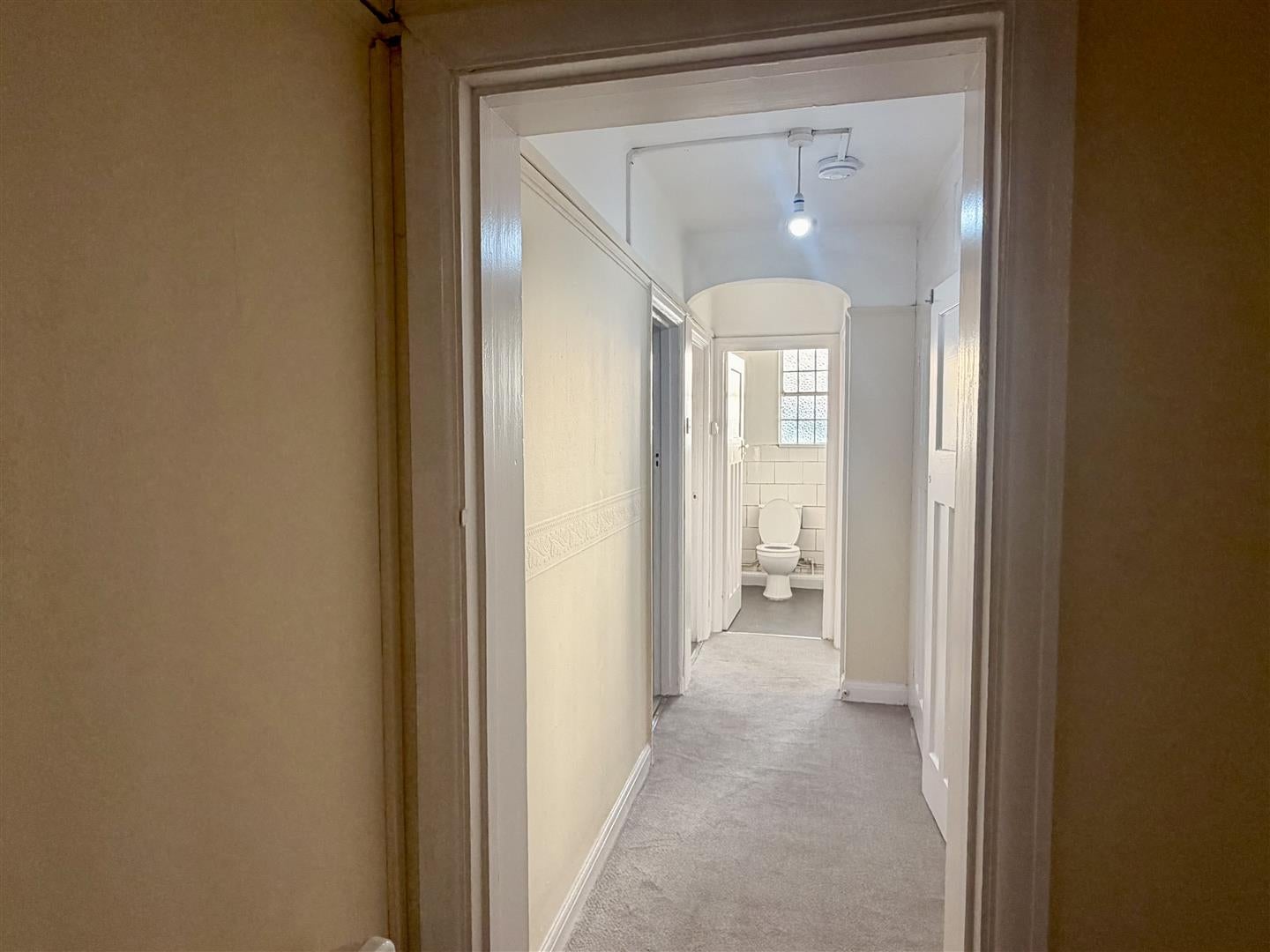 Flat Warham Road in Greater London