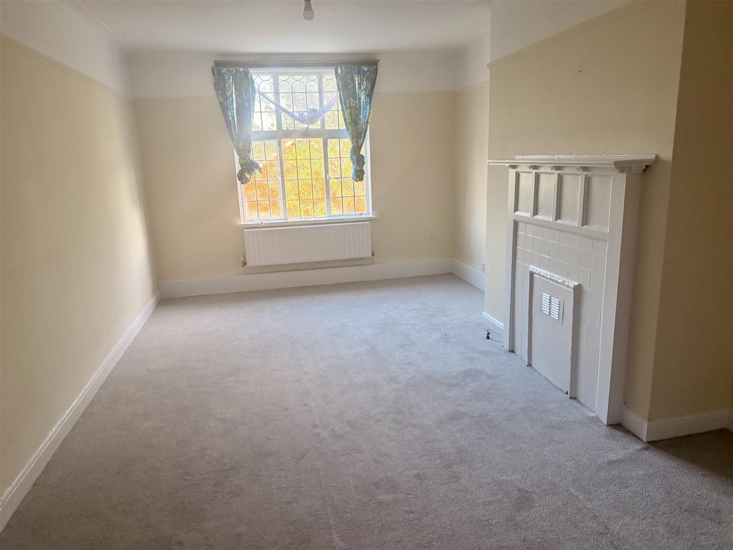Flat Warham Road in Greater London