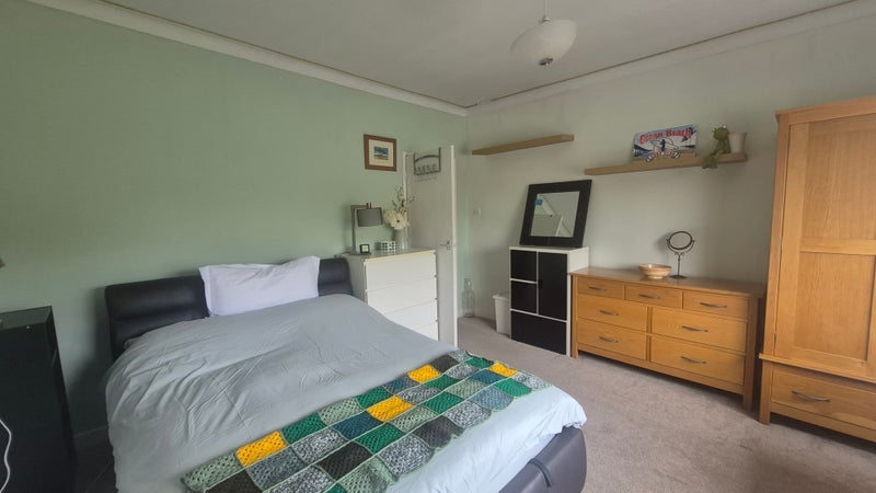 Room Stannard Well Drive in Wakefield