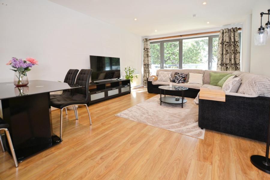 Flat Western Harbour Terrace in City of Edinburgh
