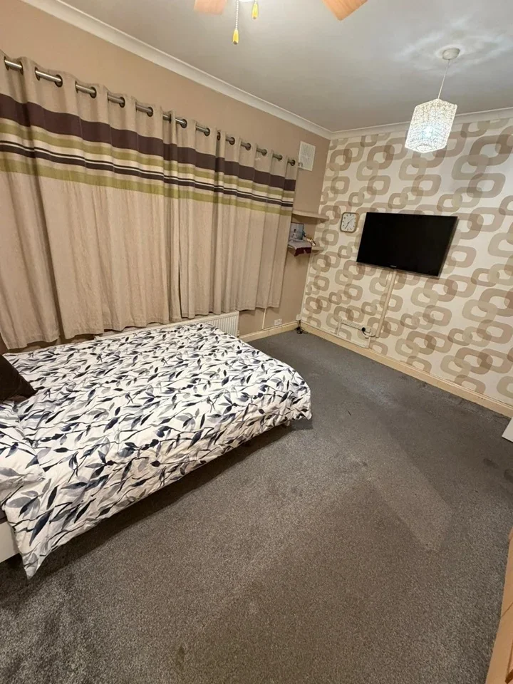Room Clarence Street in Greater London