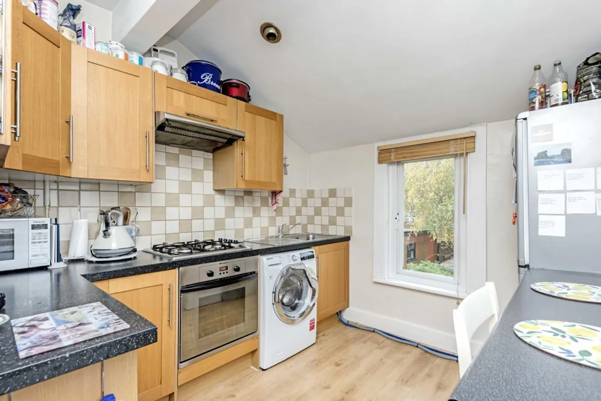 Flat Kingston Road in Greater London