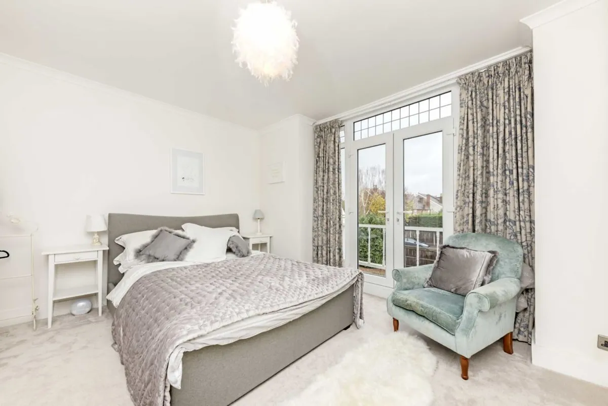 Flat Kingston Road in Greater London